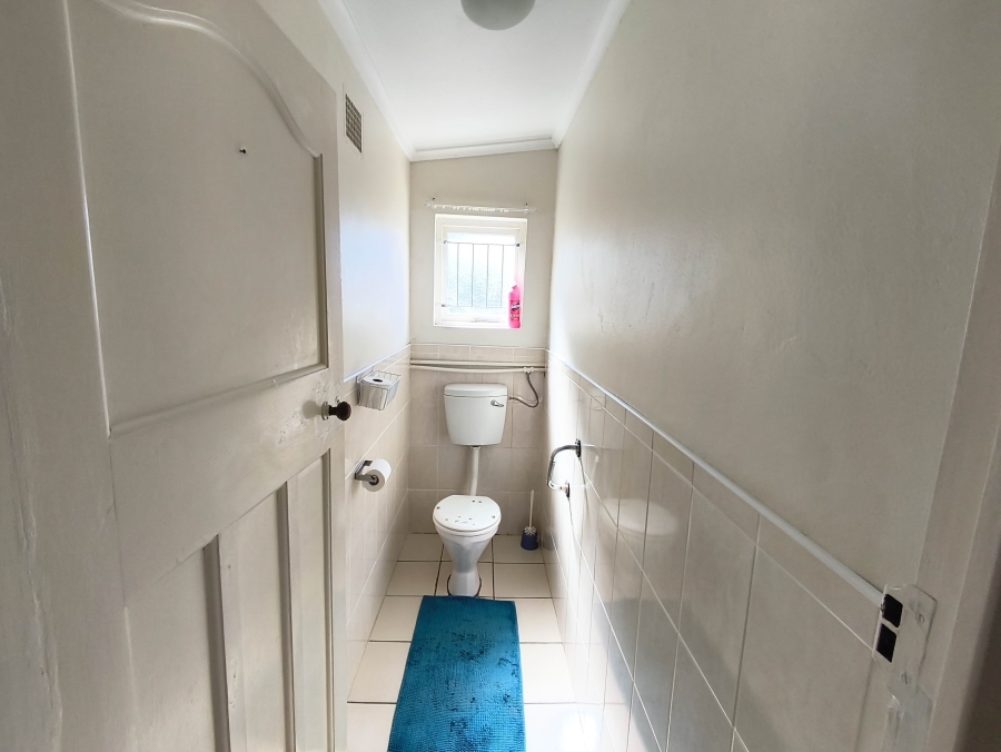 4 Bedroom Property for Sale in Gansbaai Central Western Cape